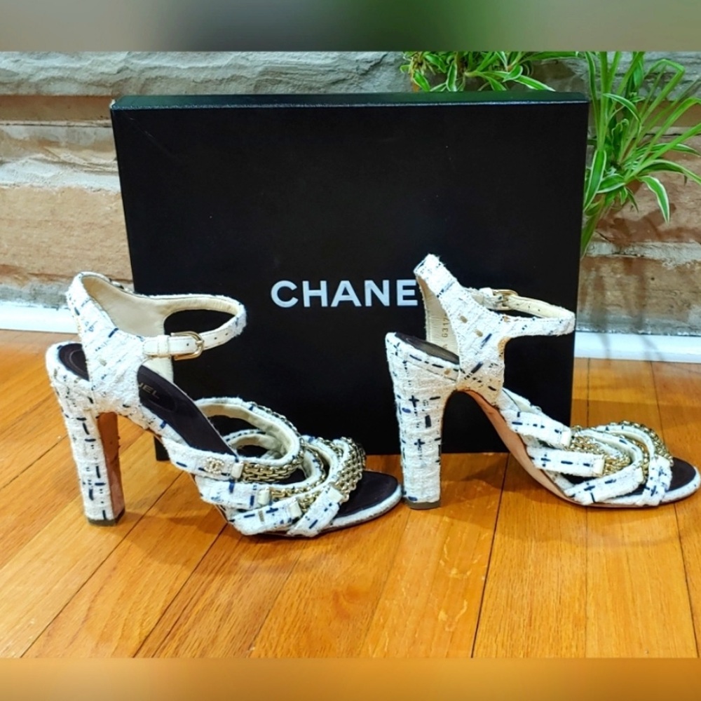 🥰 Chanel Tweed Sandals 🥰
